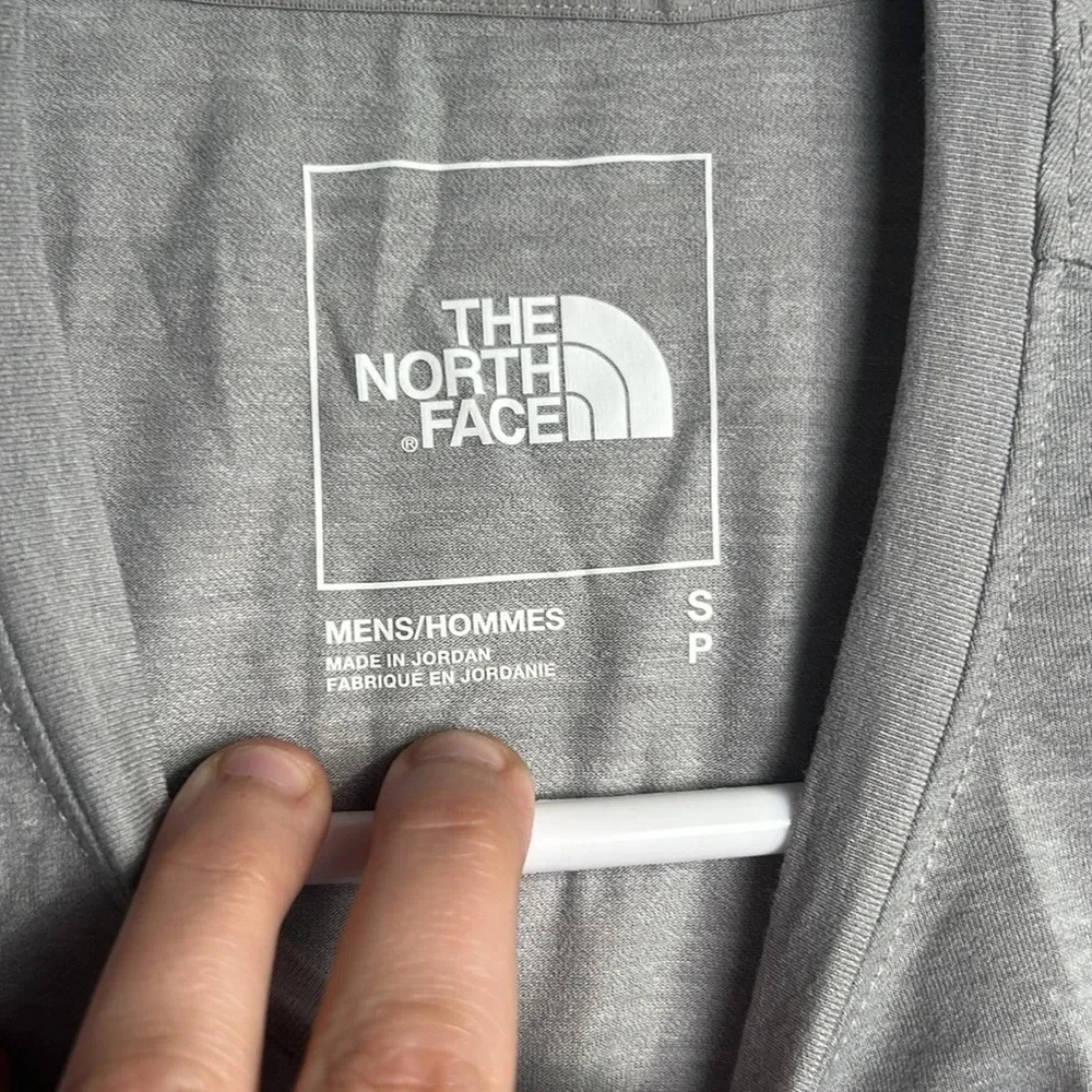 Men's Northface Lightweight Gray Tee Shirt Size Small